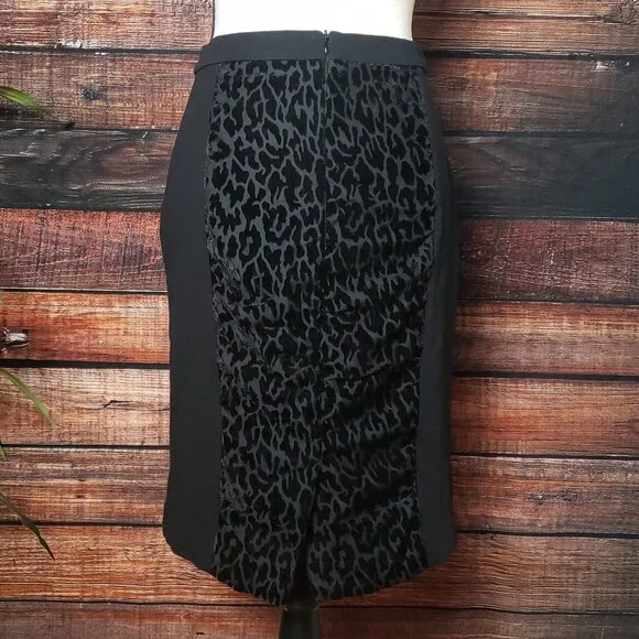 Ann Taylor Pencil Skirt Size 2 Black Velvet Leopard Zip Back - Picture 5 of 8